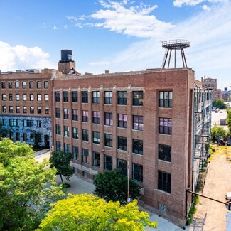 Plus de détails pour 350 N Ogden Ave, Chicago, IL - Bureau à louer