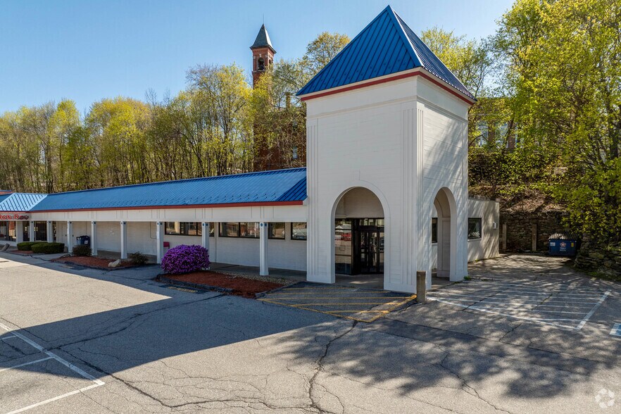 133 Main St, Spencer, MA à louer - Photo de l’immeuble – Image 3 sur 4