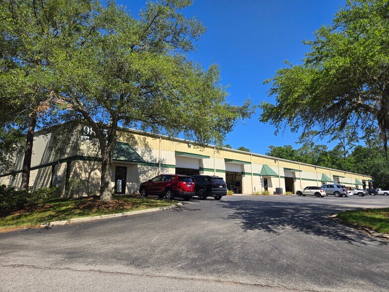 9855 Mining Dr, Jacksonville, FL à louer - Photo de l’immeuble – Image 1 sur 9