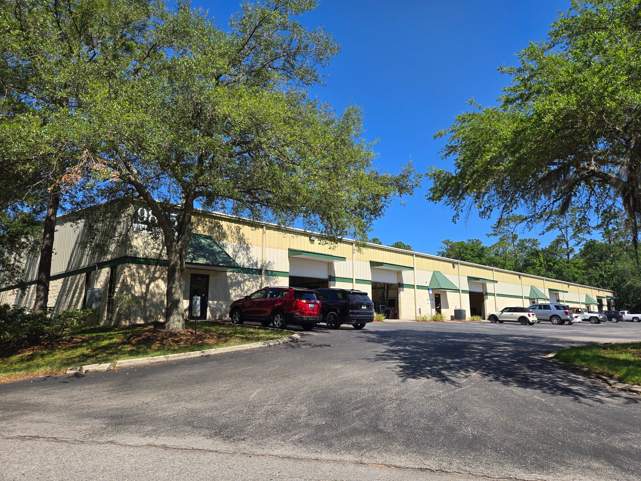 9855 Mining Dr, Jacksonville, FL à louer Photo de l’immeuble– Image 1 sur 10