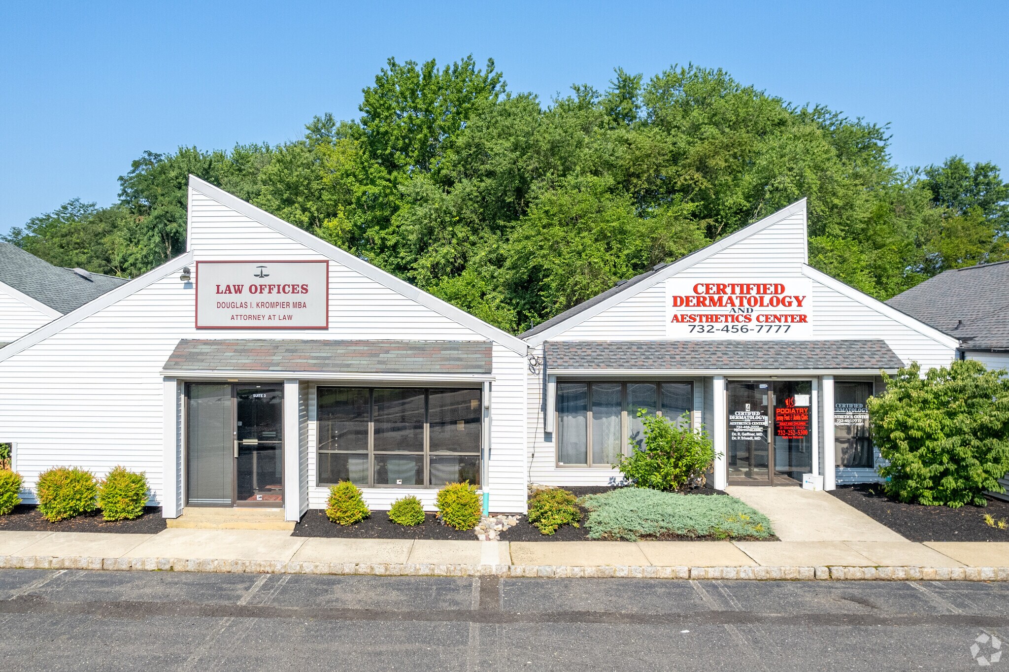 515 Iron Bridge Rd, Freehold, NJ à vendre Photo principale– Image 1 sur 4