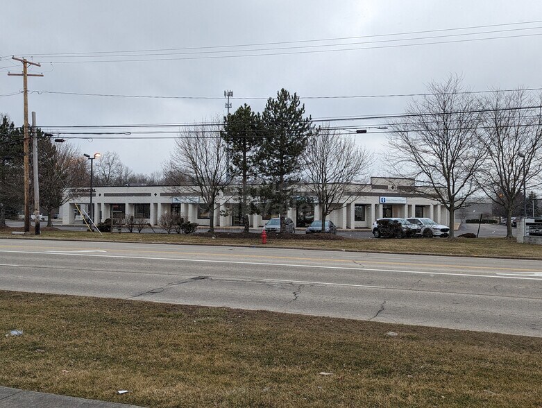 8054 Darrow Rd, Twinsburg, OH à vendre - Photo principale – Image 1 sur 5