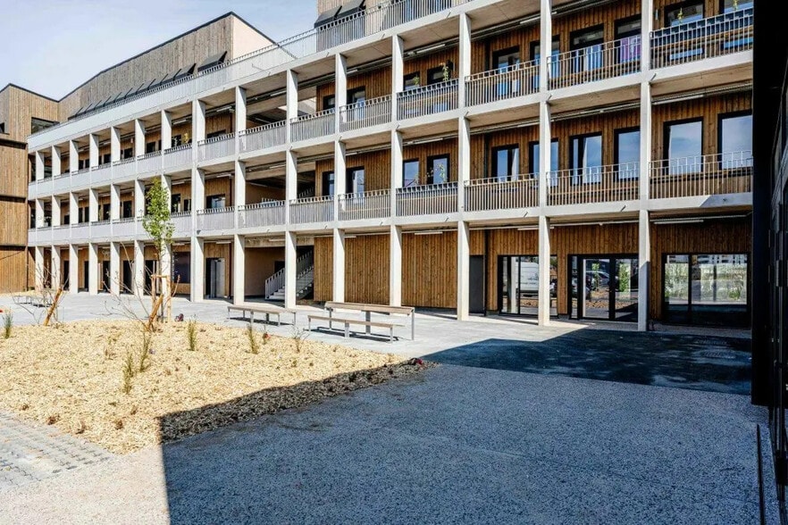 Bureau dans Épron à louer - Photo de l’immeuble – Image 3 sur 12