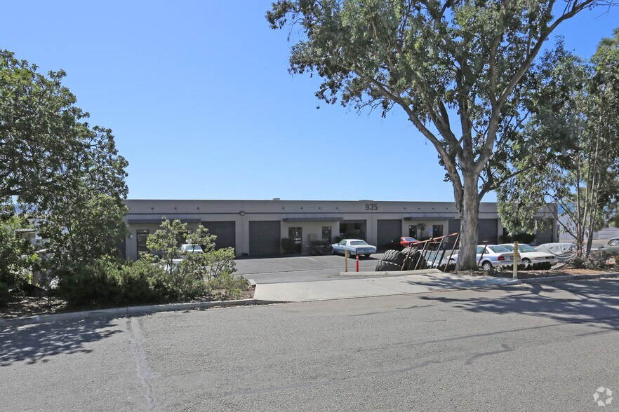 935 Bailey Ct, San Marcos, CA à louer - Photo de l’immeuble – Image 2 sur 9