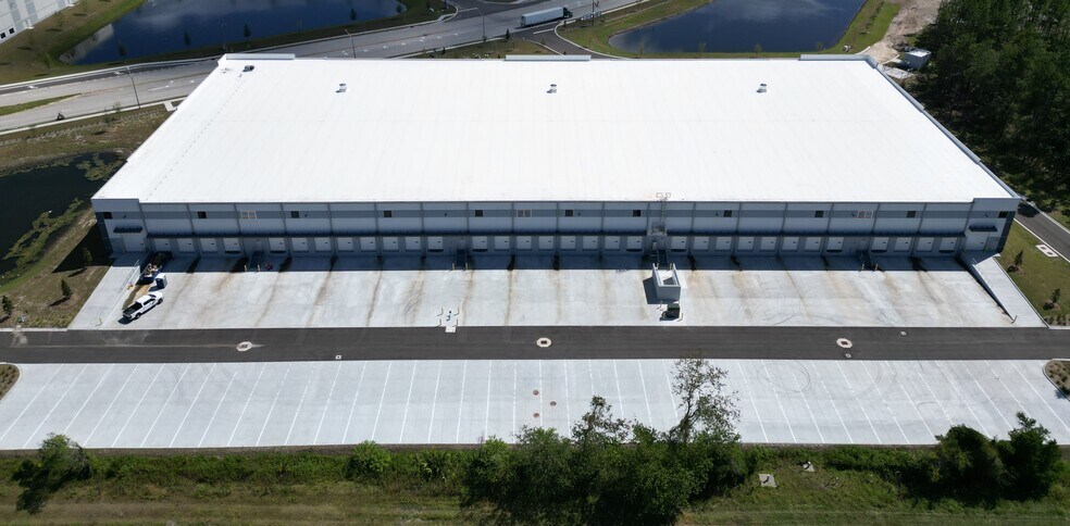 9388 Pritchard Rd, Jacksonville, FL à louer - Photo de l’immeuble – Image 2 sur 15