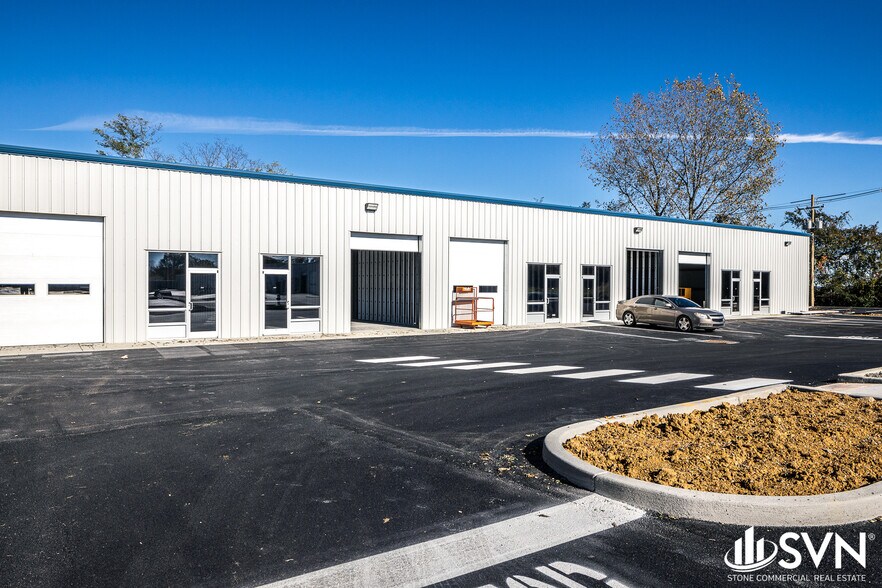 2171-2175 Christian Rd, Lexington, KY à louer - Photo de l’immeuble – Image 3 sur 11