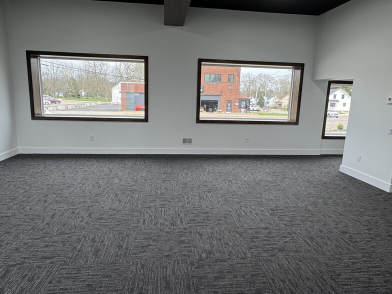 2229 Greensburg Rd, Canton, OH à vendre - Photo de l’immeuble – Image 3 sur 20