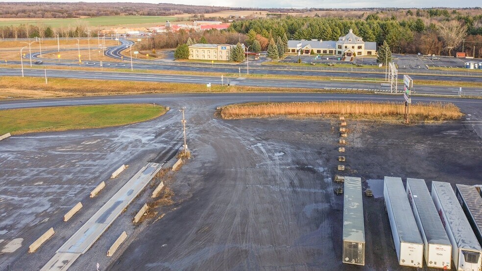 306 Ch Ridge, Saint-bernard-de-lacolle, QC à louer - Photo de l’immeuble – Image 2 sur 2