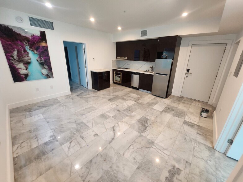 1560 Drexel Ave, Miami Beach, FL à vendre - Photo de l’immeuble – Image 3 sur 8
