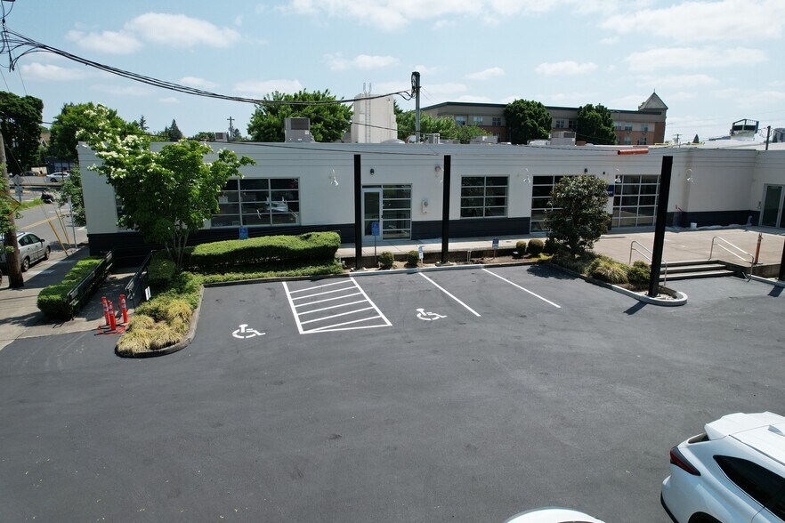 2045 NE Martin Luther King Jr Blvd, Portland, OR à louer - Photo de l’immeuble – Image 1 sur 2