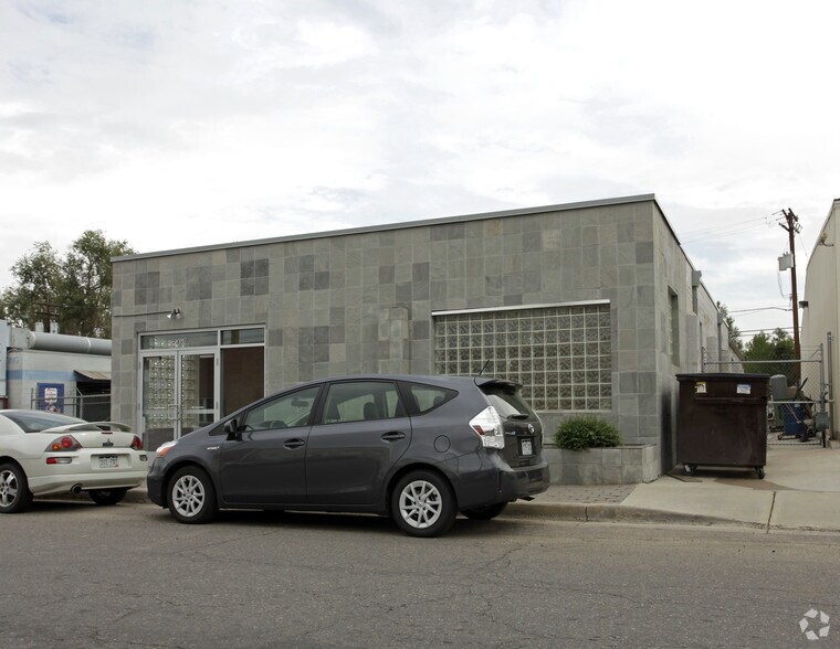 2360 S Delaware St, Denver, CO à vendre - Photo de l’immeuble – Image 2 sur 2