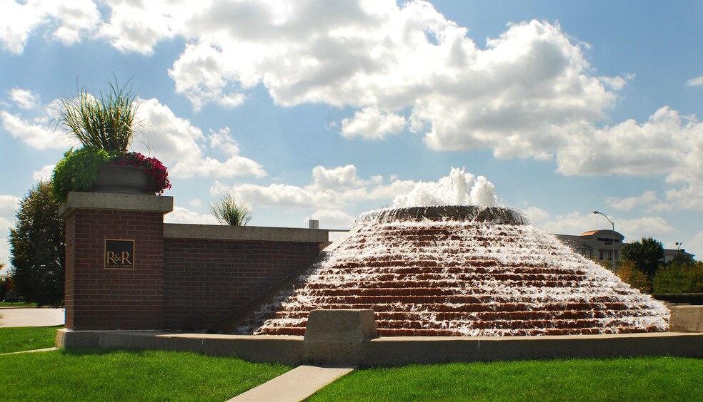 1225 Jordan Creek Pky, West Des Moines, IA à louer - Photo de l’immeuble – Image 2 sur 6