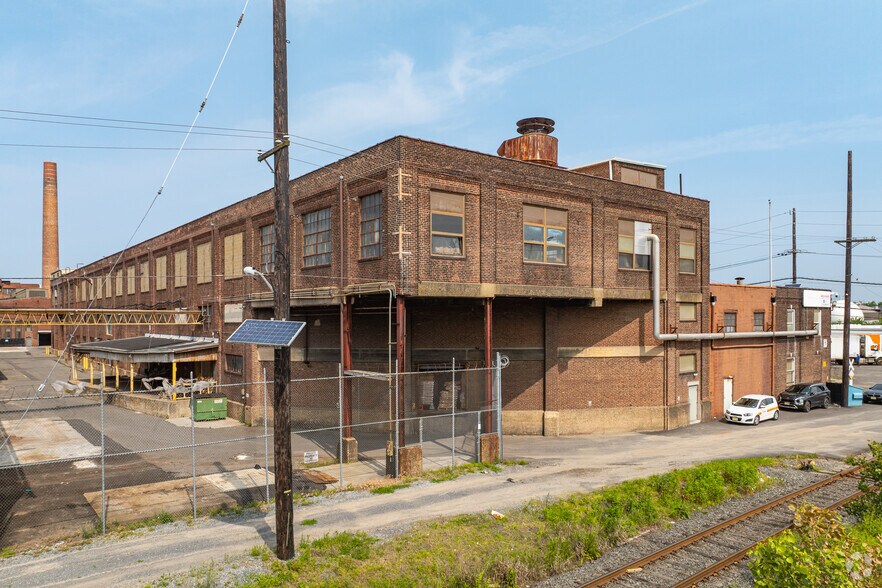 300 Jefferson St, Camden, NJ à vendre - Photo de l’immeuble – Image 2 sur 10