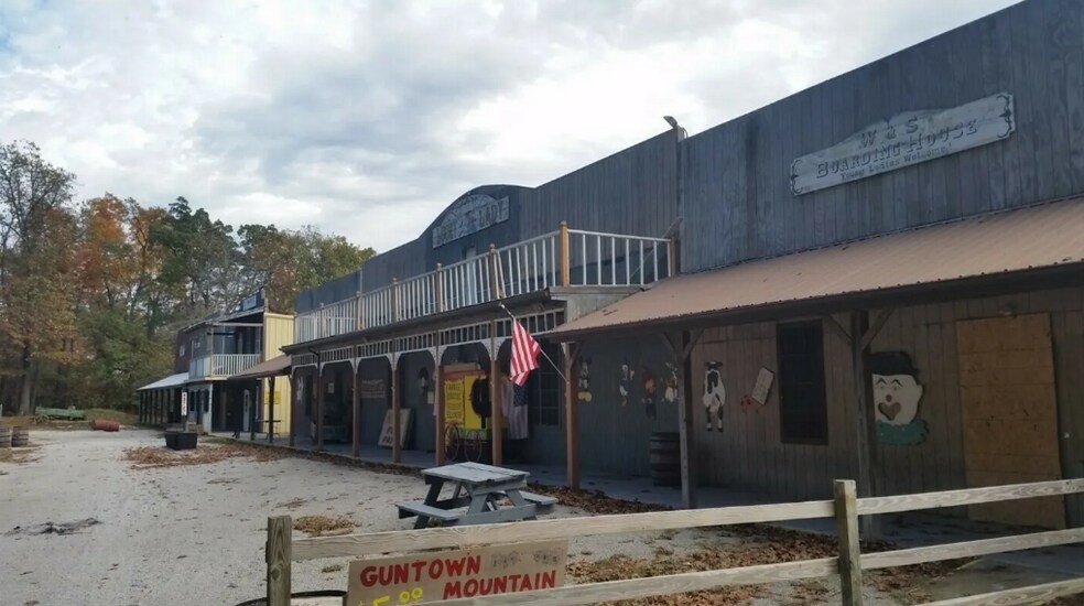 101 Huckleberry Knob Rd, Cave City, KY à vendre - Photo de l’immeuble – Image 2 sur 6