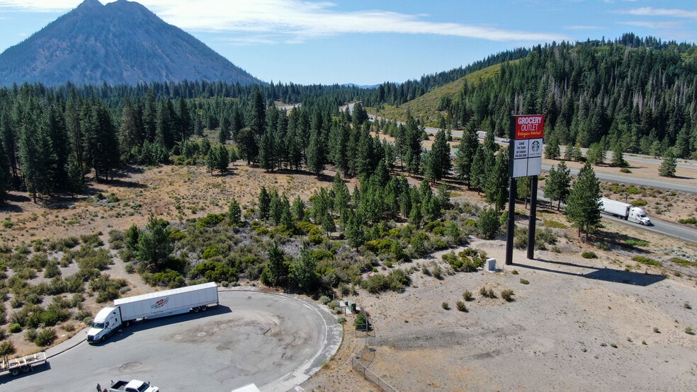 2064 Black Butte Dr, Weed, CA à vendre - Aérien – Image 3 sur 11