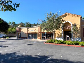 700-790 New Los Angeles Ave, Moorpark, CA à louer Photo de l’immeuble– Image 2 sur 3