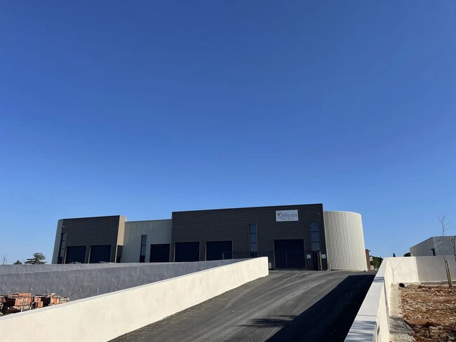 Plus de détails pour 20 Rue Des Roches, Saint-Georges-d'Orques - Local d’activités à vendre