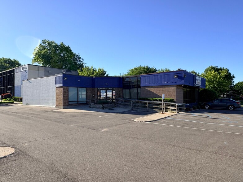 4252 Kalamazoo Ave SE, Grand Rapids, MI à vendre - Photo de l’immeuble – Image 2 sur 8