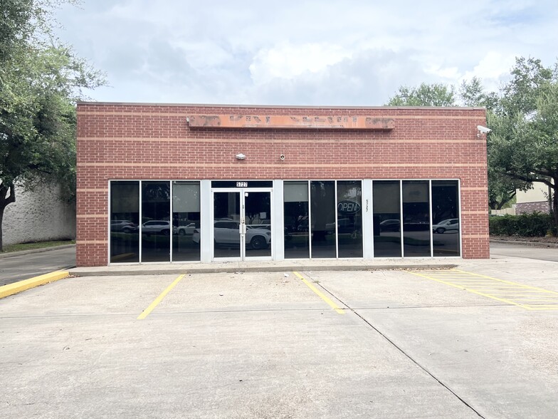 5727 Highway 6, Missouri City, TX à louer - Photo de l’immeuble – Image 1 sur 9