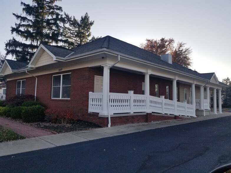 5840 Goodrich Rd, Clarence Center, NY à louer - Photo de l’immeuble – Image 3 sur 27