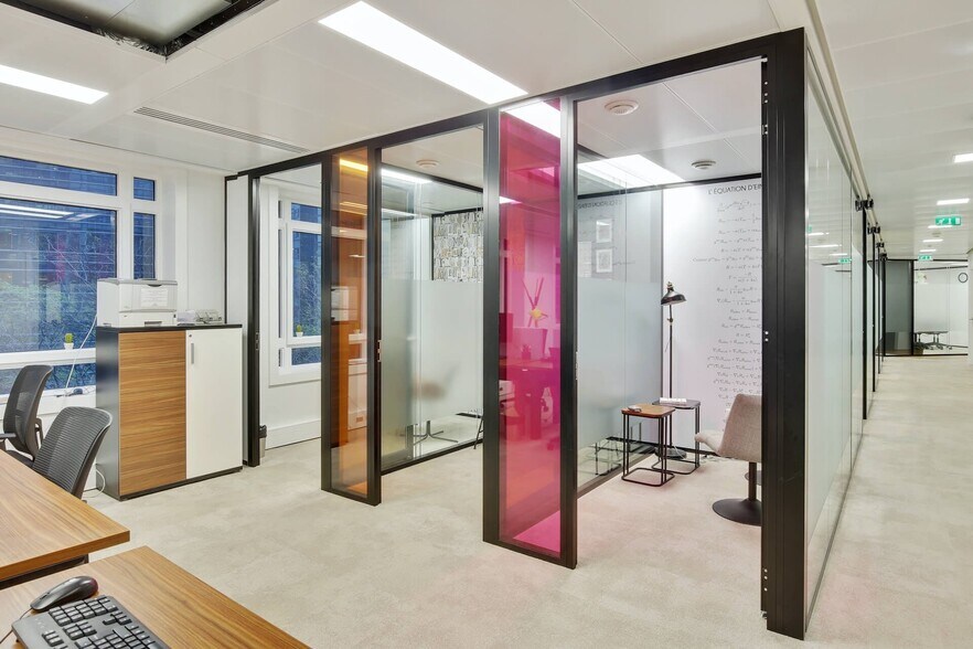 Bureau dans Puteaux à louer - Photo de l’immeuble – Image 2 sur 20