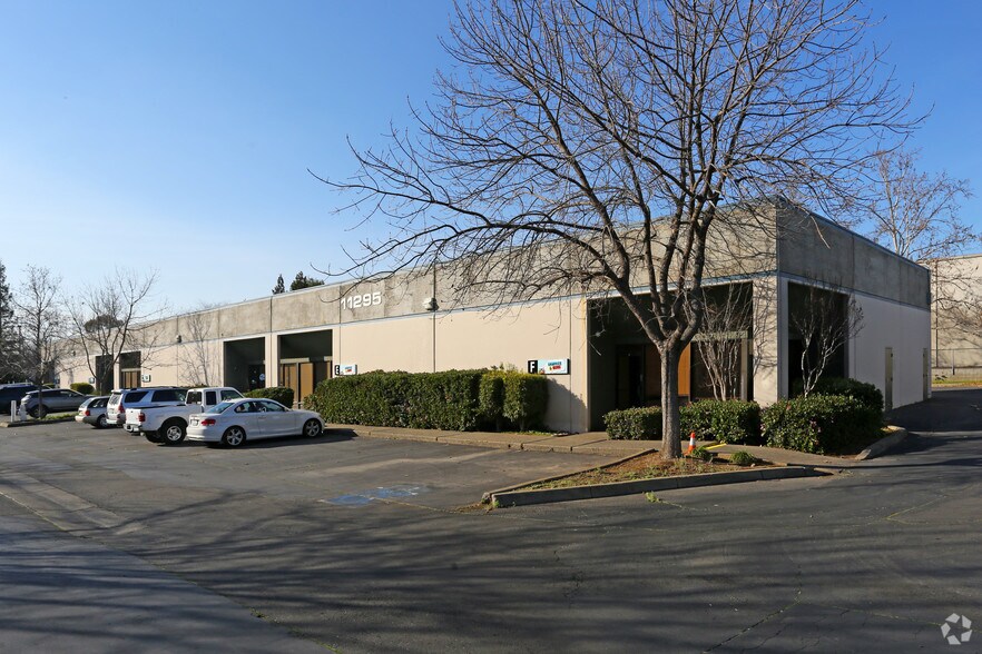11295 Sunrise Gold Cir, Rancho Cordova, CA à louer - Photo de l’immeuble – Image 3 sur 4