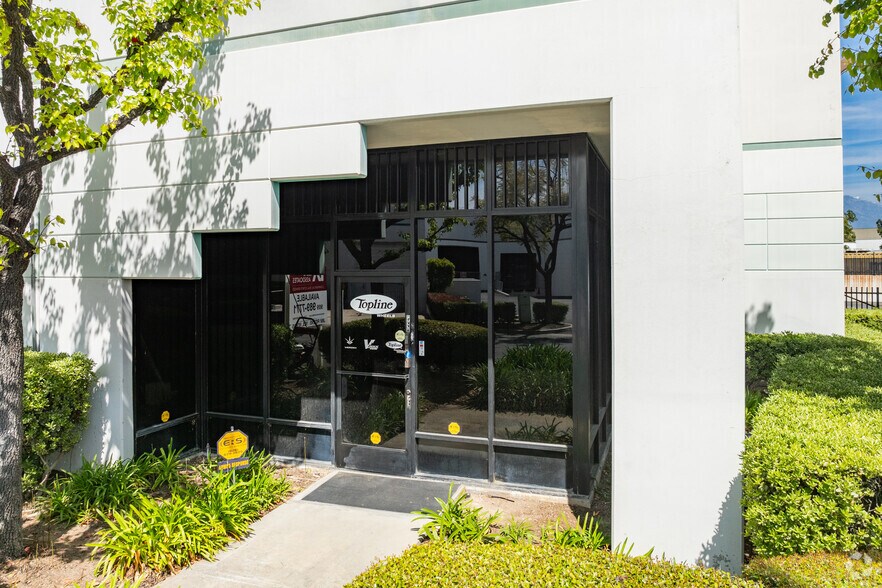 104 Exchange Pl, Pomona, CA à louer - Photo de l’immeuble – Image 3 sur 19