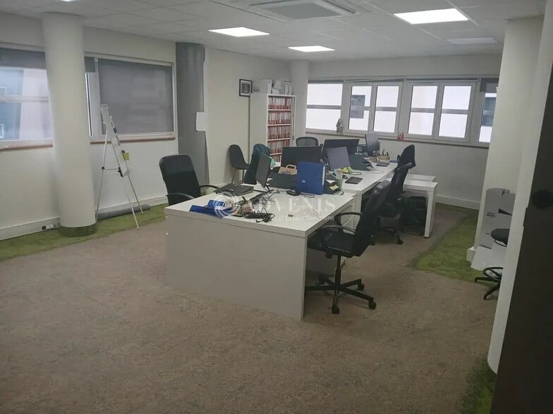 Bureau dans Le Mans à louer - Photo de l’immeuble – Image 2 sur 3