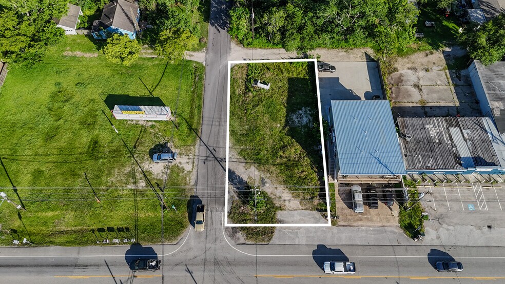 119 Grand Ave, Bacliff, TX à vendre - Photo de l’immeuble – Image 2 sur 9