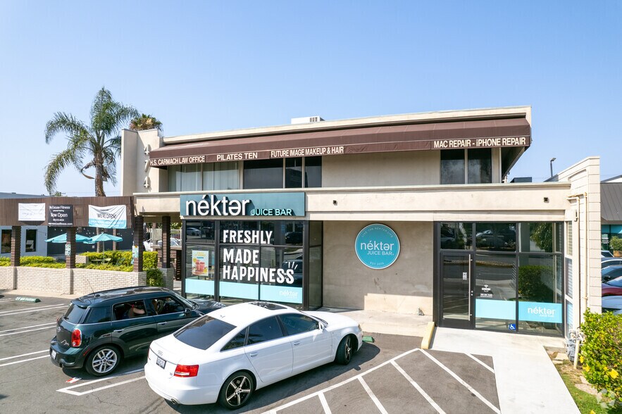 474 E 17th St, Costa Mesa, CA à louer - Photo de l’immeuble – Image 3 sur 11