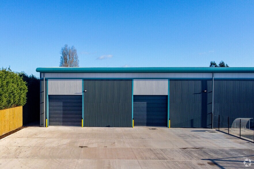 8 Forge Rd, Willenhall à louer - Photo de l’immeuble – Image 2 sur 10
