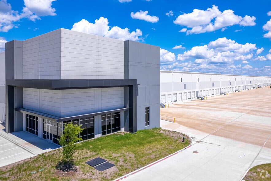 733 Ridgecrest Rd, Forney, TX à louer - Photo principale – Image 1 sur 3