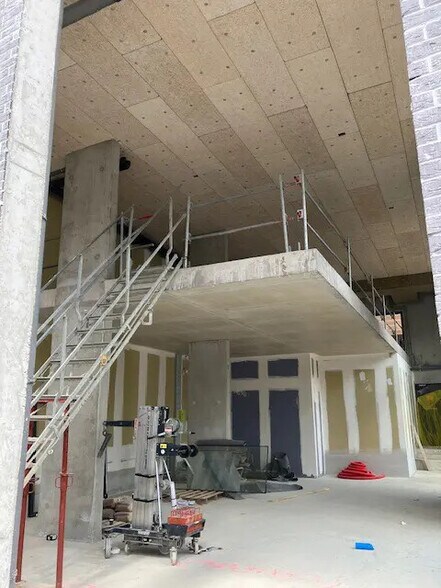 Local d’activités dans Vitry-sur-Seine à louer - Photo de l’immeuble – Image 2 sur 4