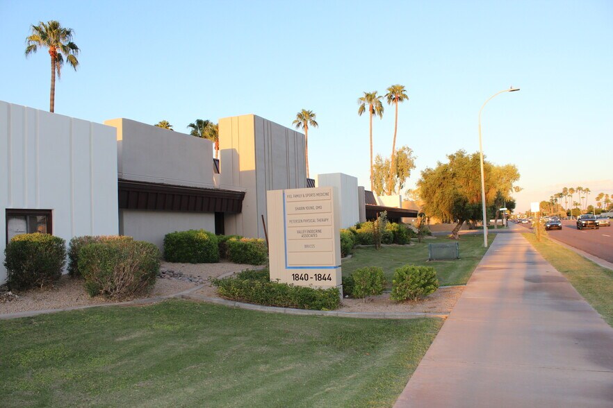 1840-1844 E Baseline Rd, Tempe, AZ à louer - Photo de l’immeuble – Image 3 sur 9