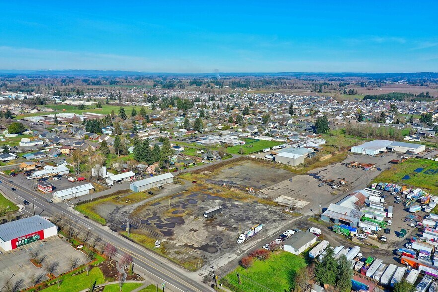 525 W Main St, Molalla, OR à louer - Aérien – Image 2 sur 5
