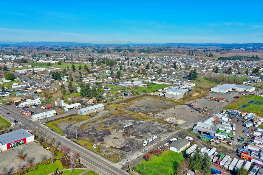 525 W Main St, Molalla, OR à louer - Aérien – Image 2 sur 5