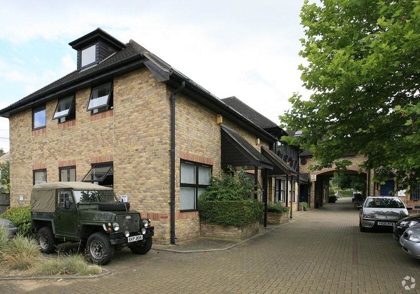 Station Rd, Great Shelford à louer - Photo de l’immeuble – Image 2 sur 5