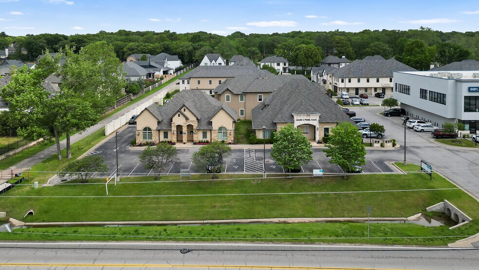 6281 E 120th Ct, Tulsa, OK à louer - Photo de l’immeuble – Image 2 sur 28