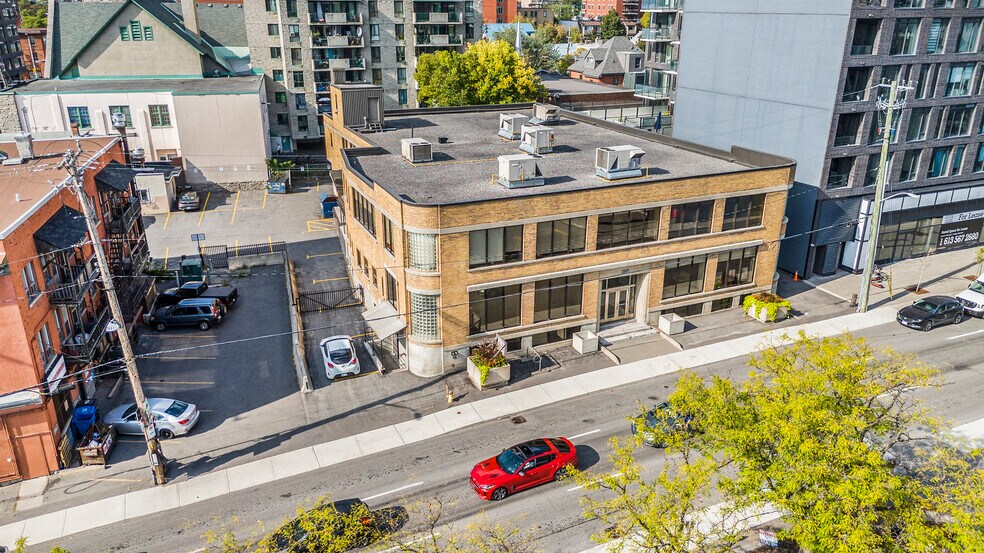 205 Catherine St, Ottawa, ON à louer - Photo de l’immeuble – Image 2 sur 4
