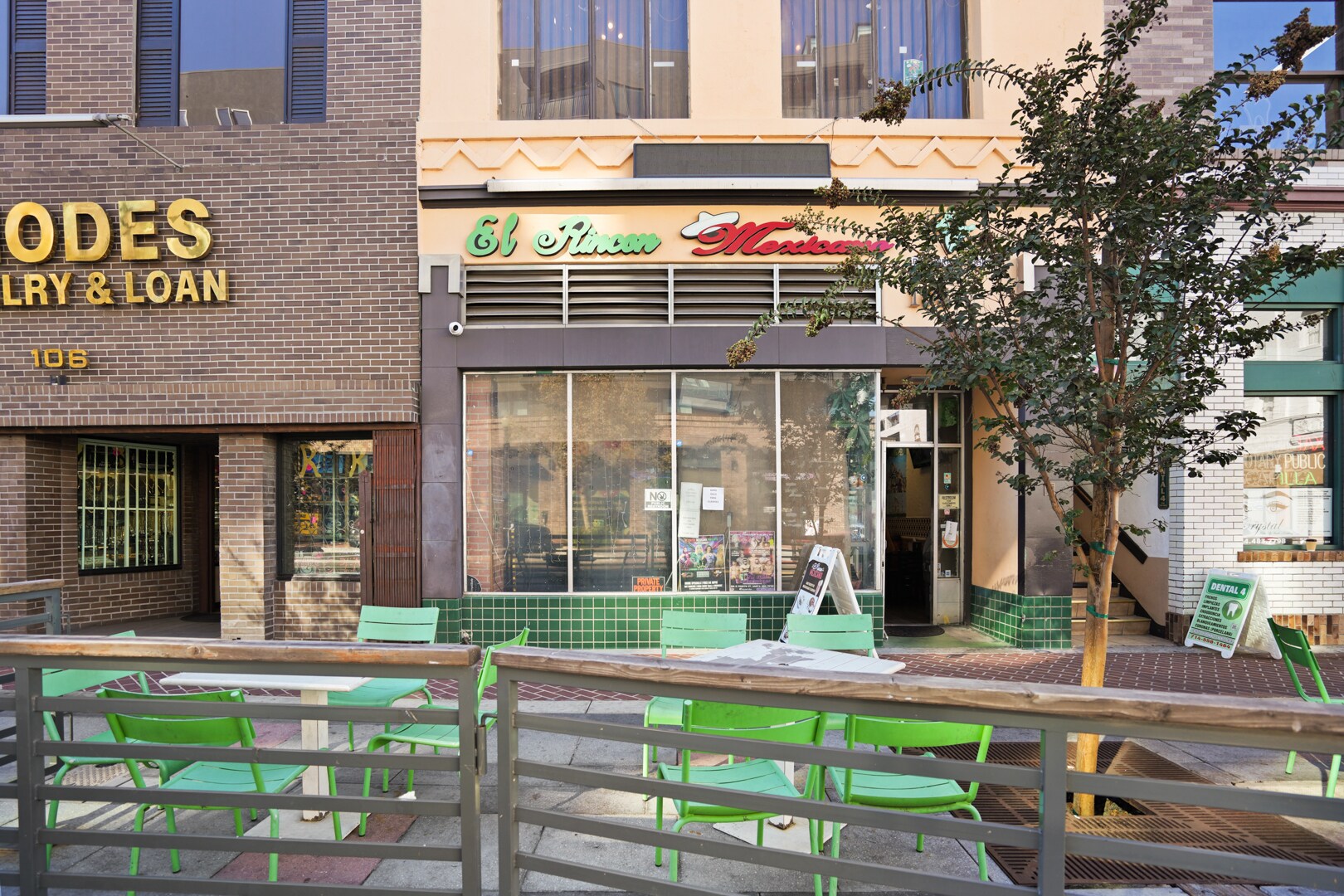 104 E 4th St, Santa Ana, CA à vendre Photo de l’immeuble– Image 1 sur 13