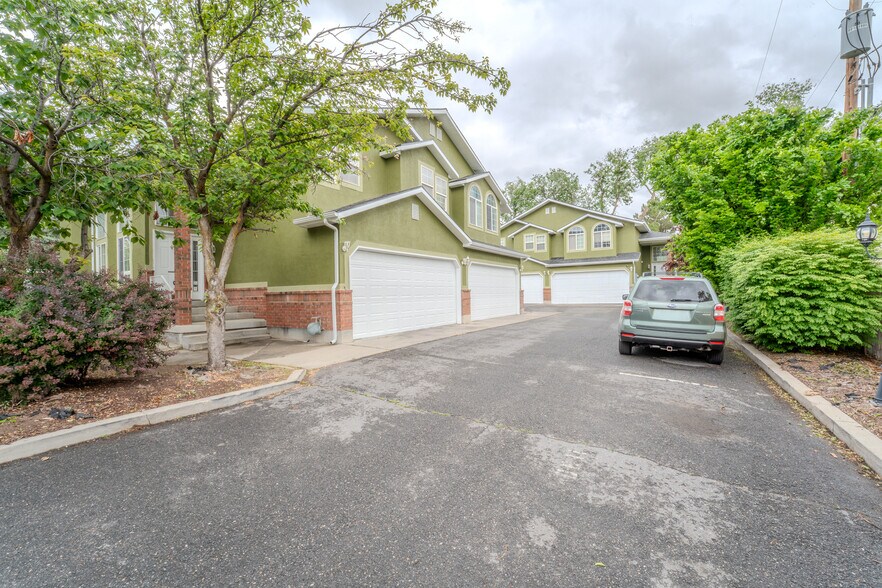 1140 E Elgin Ave, Millcreek, UT à vendre - Photo principale – Image 1 sur 43