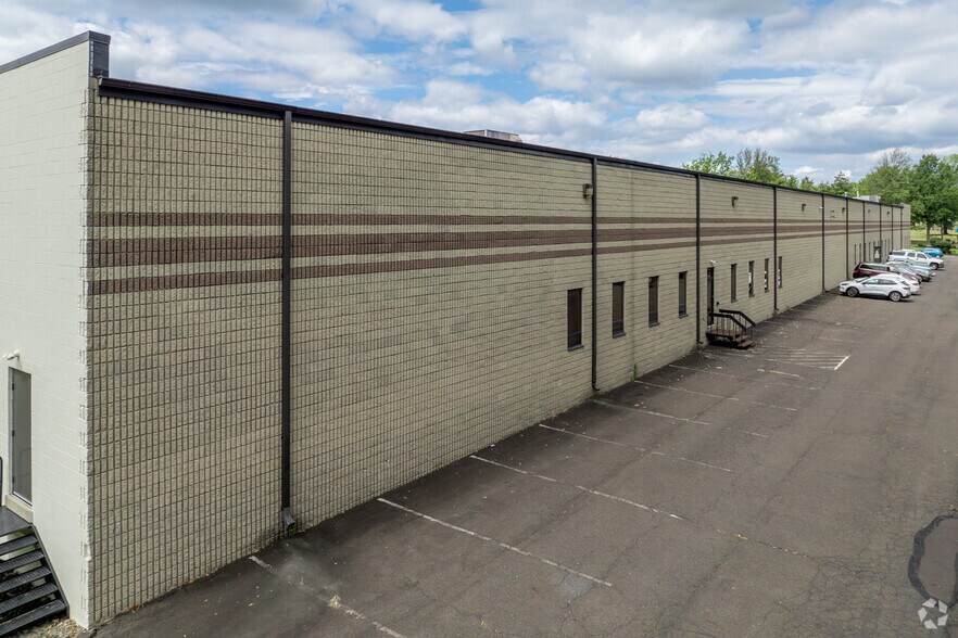 103 Park Dr, Montgomeryville, PA à louer - Photo de l’immeuble – Image 3 sur 6