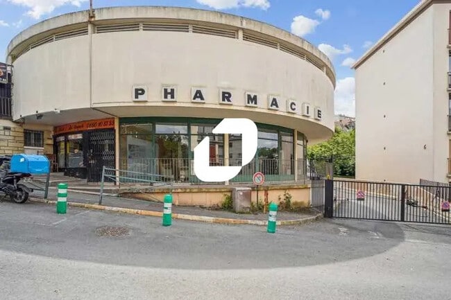 Plus de détails pour Local commercial à louer