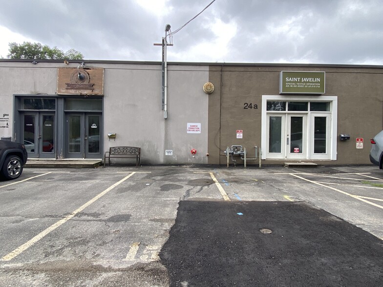 22A Ripley Av, Toronto, ON à louer - Photo de l’immeuble – Image 1 sur 6