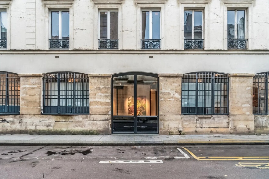 Local commercial dans Paris à vendre - Photo de l’immeuble – Image 2 sur 12