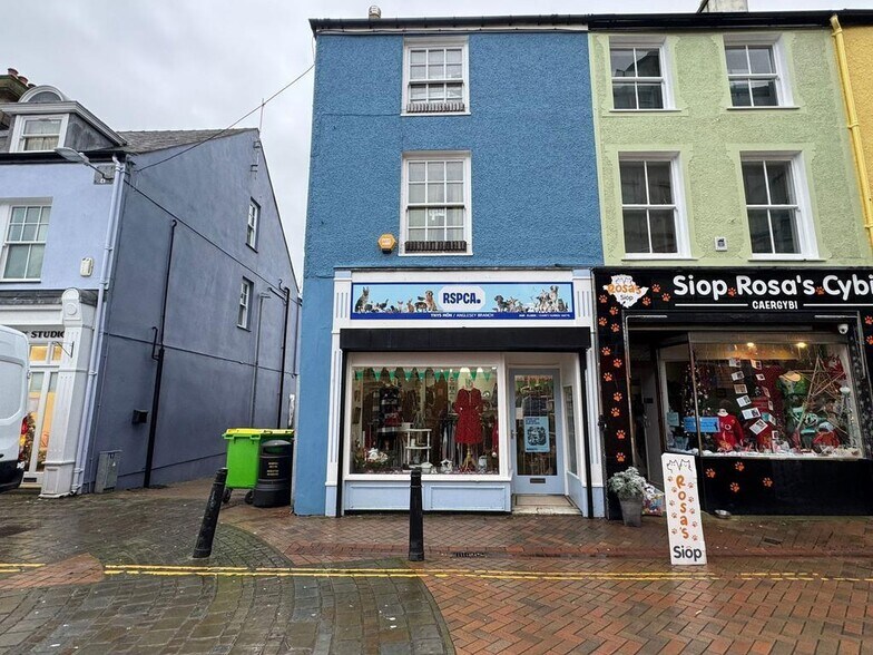 19 Stanley St, Holyhead à vendre - Photo principale – Image 1 sur 17