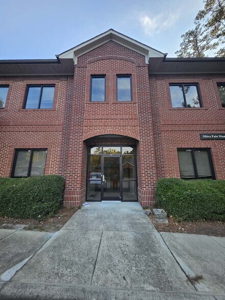 1011 Pemberton Hill Rd, Apex, NC à louer - Photo de l’immeuble – Image 2 sur 13