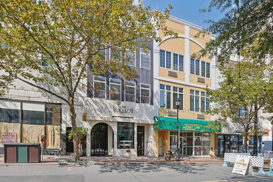 378 George St, New Brunswick, NJ à vendre - Photo de l’immeuble – Image 1 sur 75