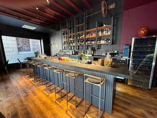 Plus de détails pour Local commercial à louer