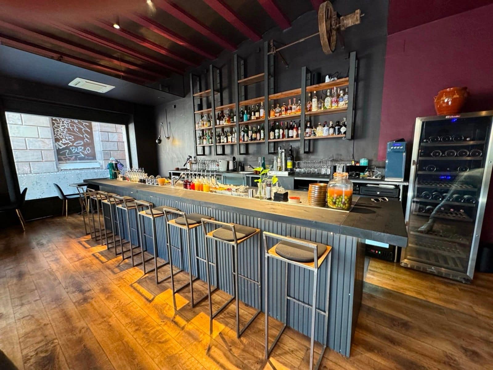 Local commercial dans Barcelone, Barcelona à louer Photo principale– Image 1 sur 2